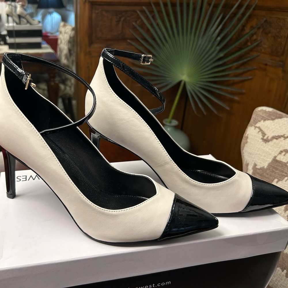 Nine West Black and Cream Heels